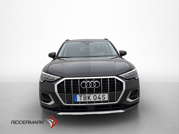Audi Q3 2 of 5