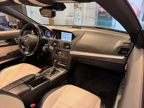 Mercedes-Benz E350 11 of 26