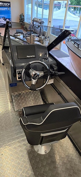 Silver Shark BRX 2026 / Yamaha F115LB 6 of 9