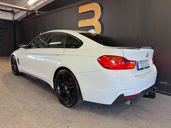 BMW 420i 3 of 5