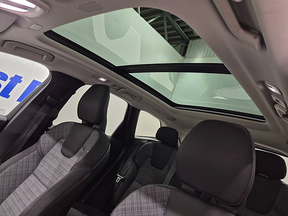Volvo XC60 9 of 12