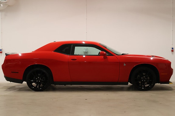 Dodge Challenger 4 of 5