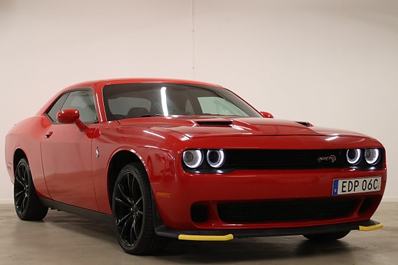Dodge Challenger 3 of 5