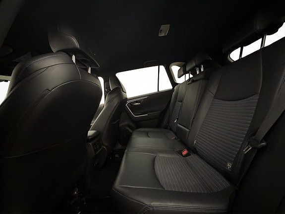 Toyota RAV4 28 of 30
