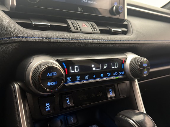 Toyota RAV4 24 of 30