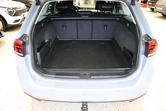 Volkswagen Passat 7 of 27