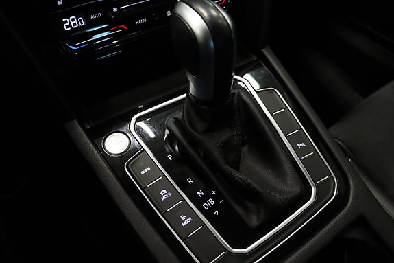 Volkswagen Passat 20 of 27