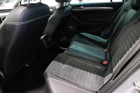 Volkswagen Passat 13 of 27