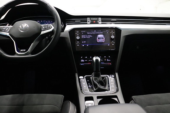 Volkswagen Passat 17 of 27