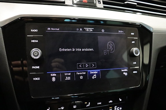 Volkswagen Passat 26 of 27