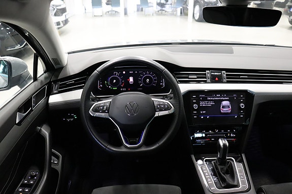 Volkswagen Passat 15 of 27