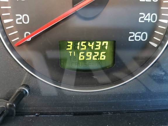 Volvo V70 7 of 8