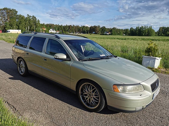 Volvo V70 4 of 8