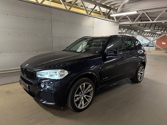 BMW X5 2 of 5