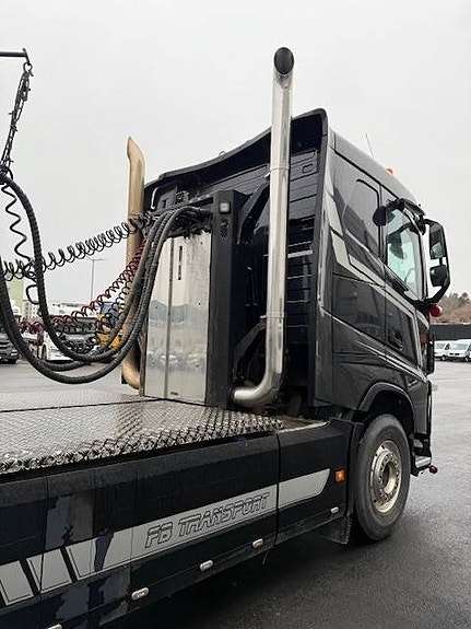 Volvo FH 64 T 3 of 18