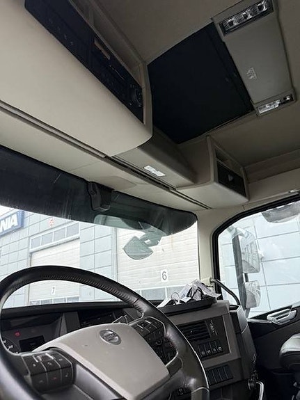 Volvo FH 64 T 12 of 18