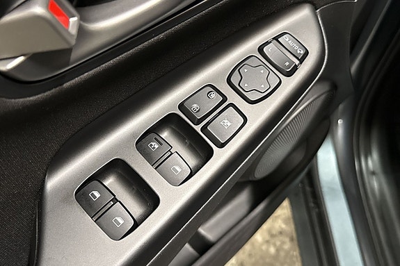 Hyundai Kona 17 of 24