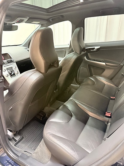 Volvo XC60 6 of 14
