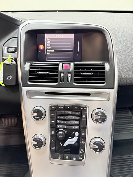 Volvo XC60 11 of 14