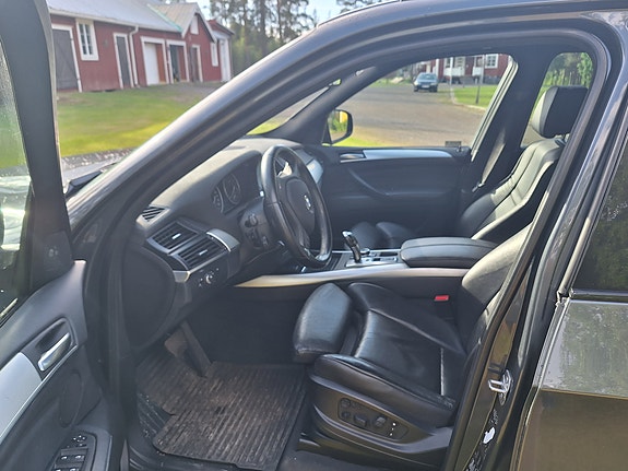 BMW X5 4 of 6