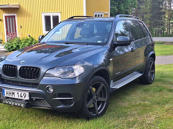 BMW X5 2 of 6