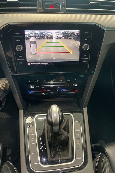 Volkswagen Passat 12 of 12