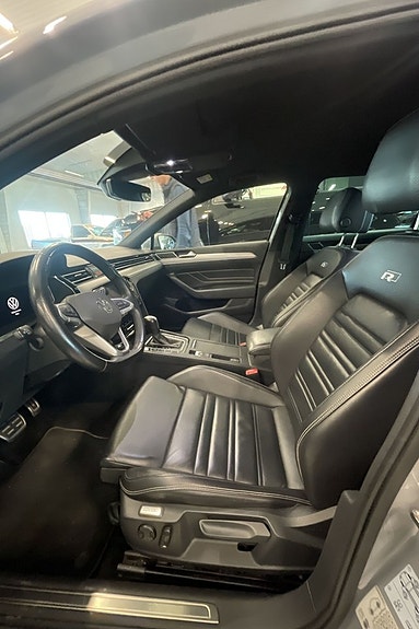 Volkswagen Passat 8 of 12