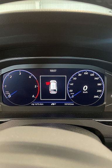 Volkswagen Passat 11 of 12