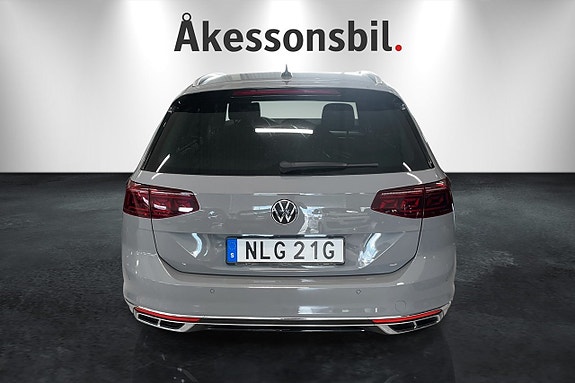 Volkswagen Passat 4 of 5