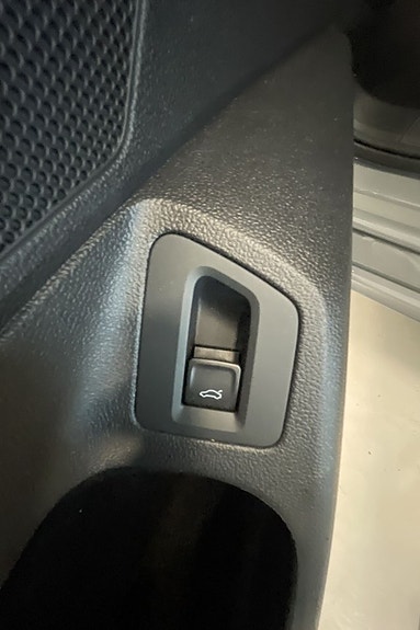 Volkswagen Passat 9 of 12