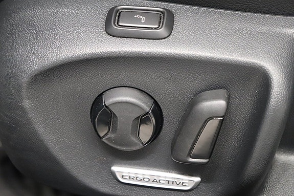 Volkswagen Passat 10 of 12