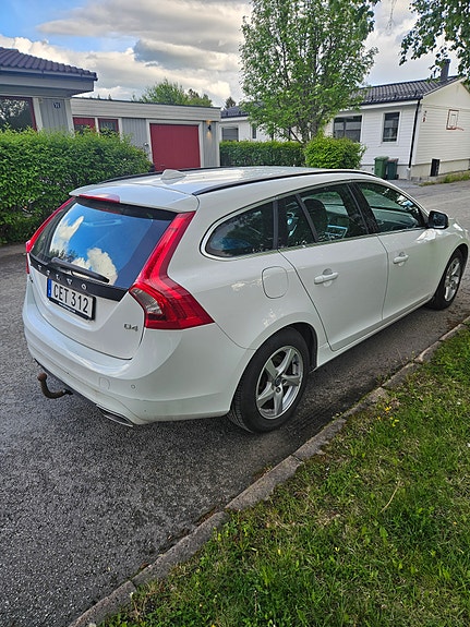 Volvo V60 3 of 5