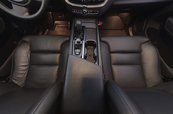Volvo XC60 9 of 20