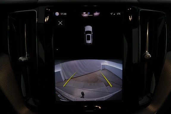 Volvo XC60 11 of 20