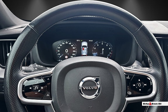 Volvo XC60 15 of 19