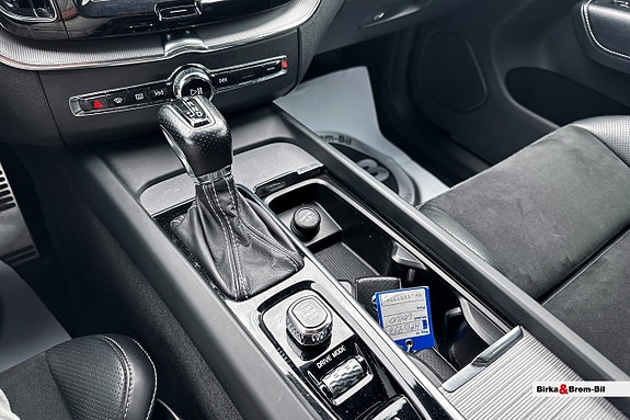 Volvo XC60 13 of 19