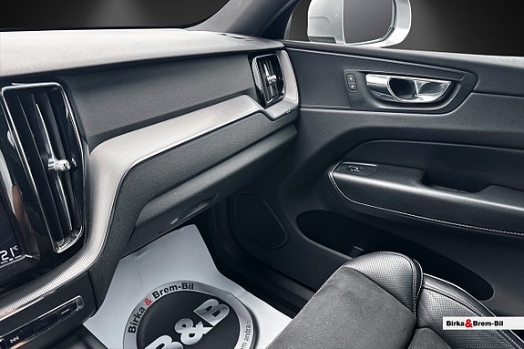 Volvo XC60 16 of 19