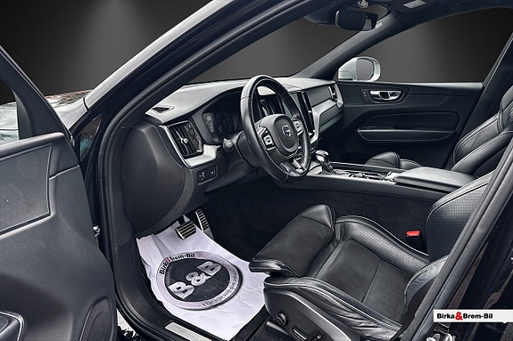 Volvo XC60 14 of 19