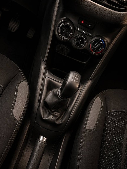 Peugeot 208 13 of 14