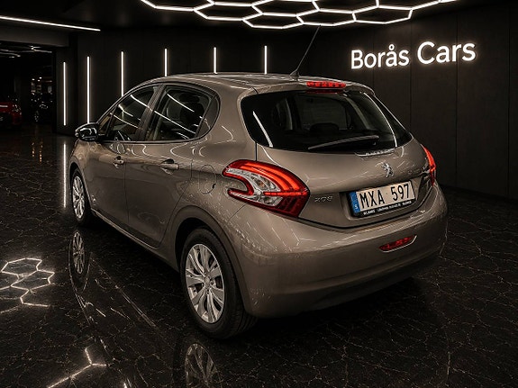 Peugeot 208 5 of 5