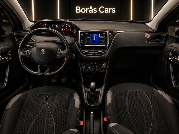 Peugeot 208 9 of 14