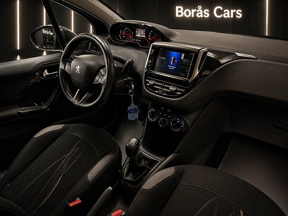 Peugeot 208 11 of 14