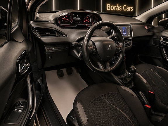 Peugeot 208 10 of 14