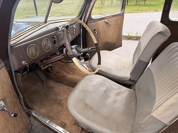 Ford Super Deluxe 6 of 8