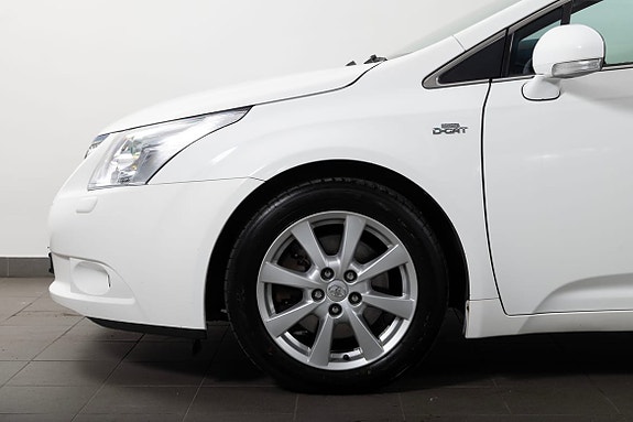 Toyota Avensis 4 of 5