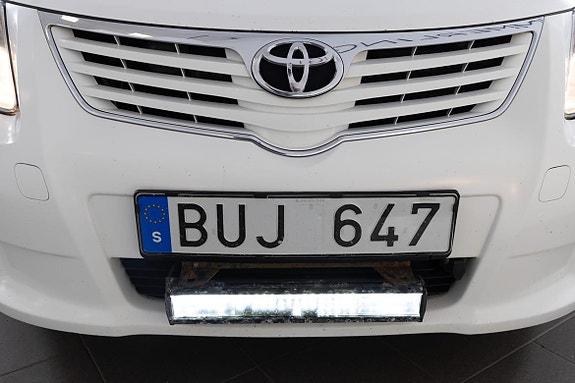 Toyota Avensis 13 of 19