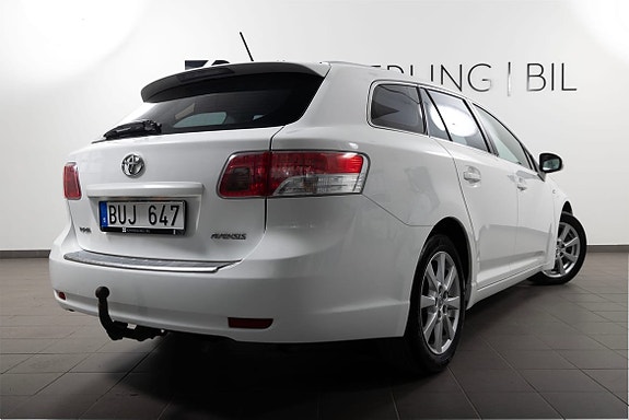 Toyota Avensis 12 of 19