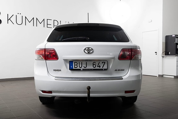 Toyota Avensis 11 of 19