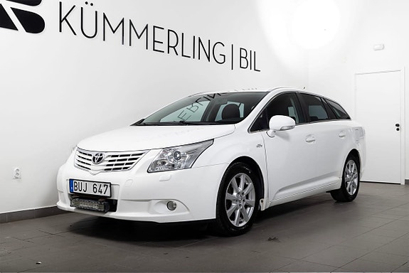 Toyota Avensis 2 of 5