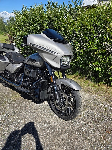 Harley-Davidson Street Glide CVO FLHXSE 12 of 22